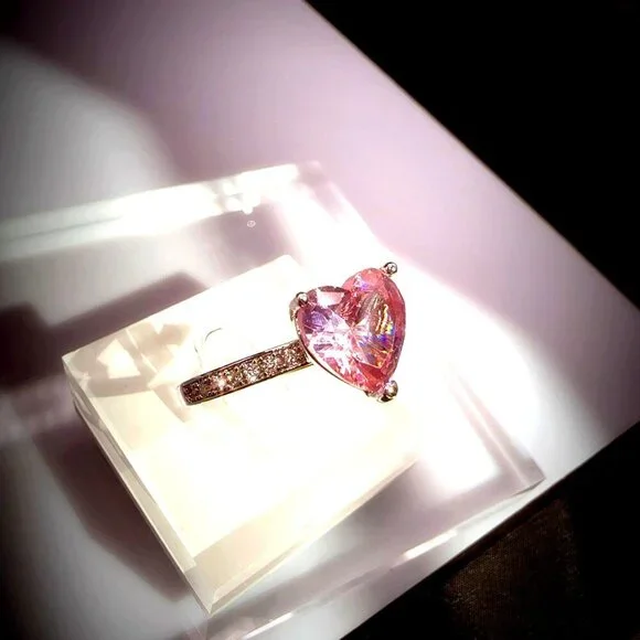 Pink Cubic Zirconia Heart Cut Ring Silver Tone Size 7 - Picture 3 of 9